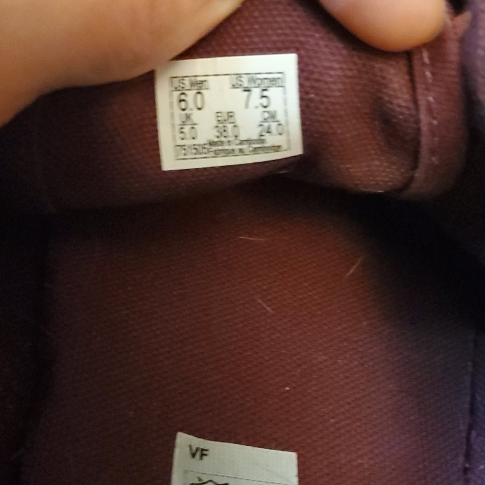 Vans - Picture 3 of 3
